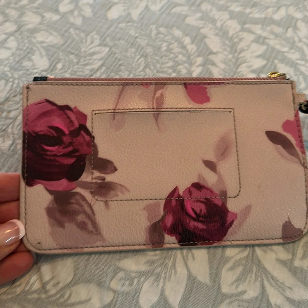 NWOT Kate Spade floral Leather Wristlet Wristlet 7 in x 4 in